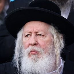 Gerrer Rebbe To Receive COVID Vaccine As Rebbitzen Tests Positive For Virus