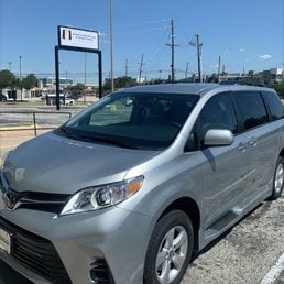 Jewish Federations announce Toyota grant to Jewish Family Service of Greater Dallas to boost Elderly and Disability Transportation Services